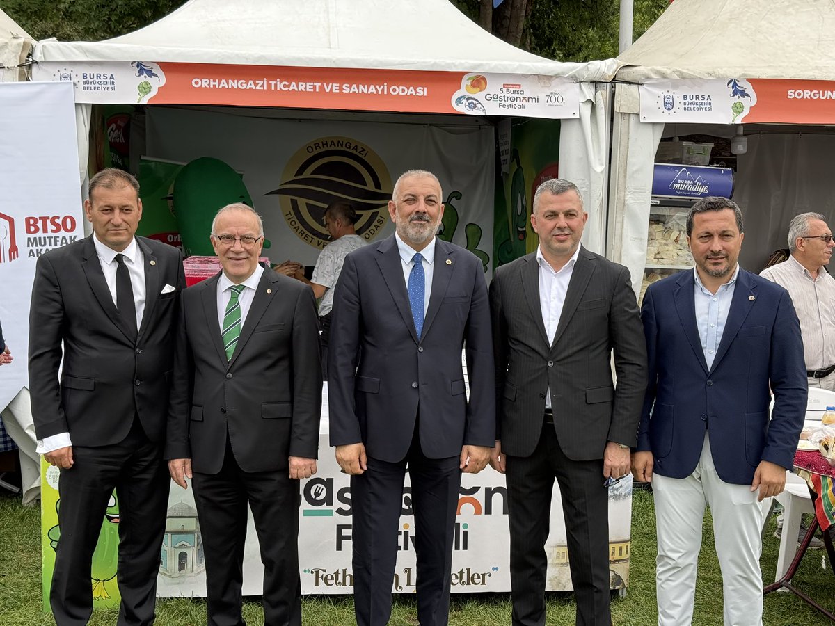 orhangazitso's tweet photo. 🎉🥒Bu yıl "Fetheden Lezzetler" temasıyla kapılarını açan, 5.Uluslararası Bursa Gastranomi Festival’inde Coğrafi İşetli ürünümüz “Gedelek Turşusu” ve “Orhangazi Zeytini”mizi Orhangazi Ticaret ve Sanayi Odası olarak açtığımız stantımızda tanıtmaya devam ediyoruz.

Üç gün boyunca Bursa Merinos Park’ta devam edecek olan Gastronomi Festivali’ne ve standımıza tüm misafirlerimizi bekliyoruz.

#Bursa #Gastronomi #Lezzet #Food