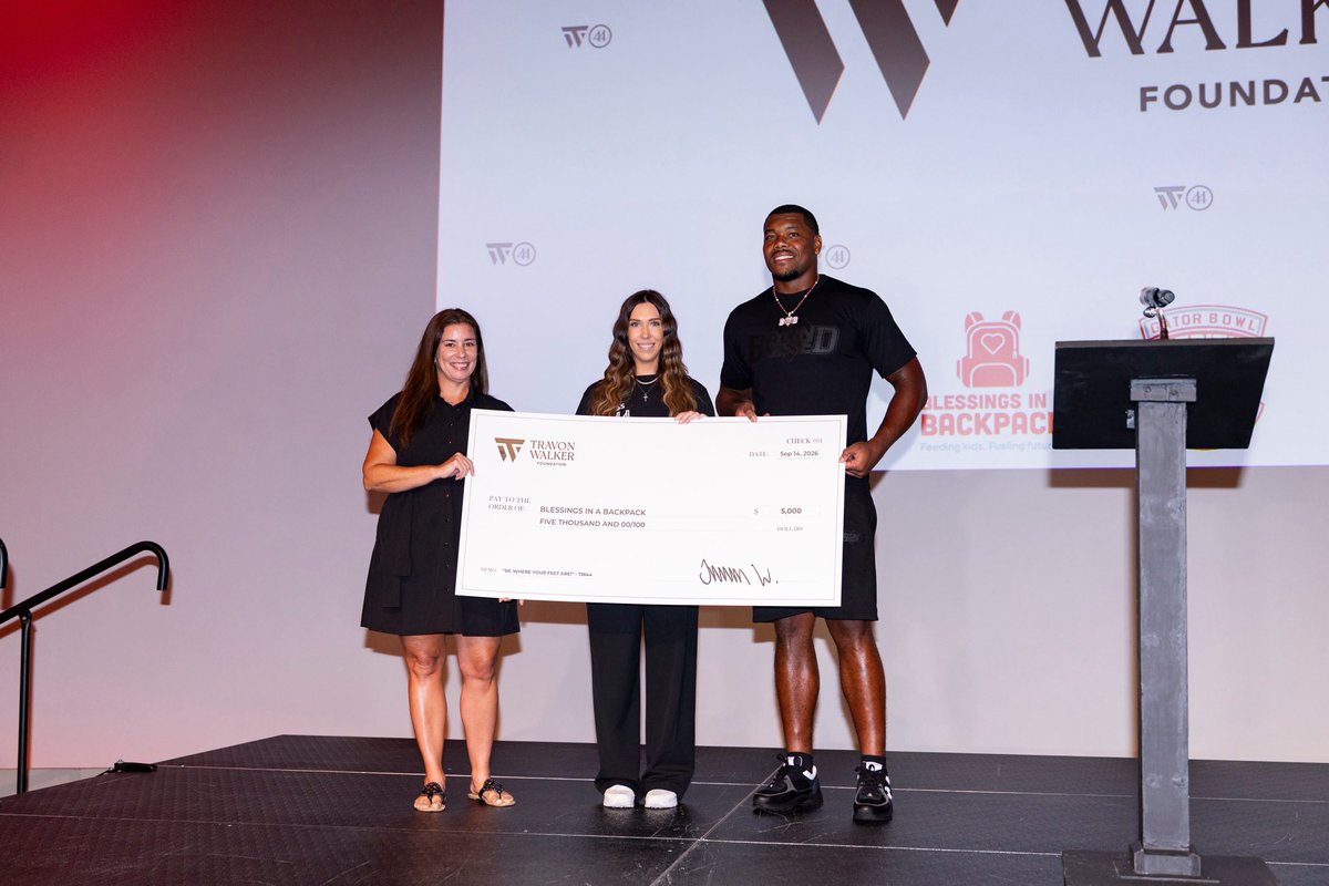 NFLPA's tweet photo. Big ups to our Week 2 NFLPA #CommunityMVP, Travon Walker 🙌 

The @Jaguars defensive end partnered with @BlessinBackpack to address weekend food insecurity for 500 students at North Shore Elementary, a Title I school in Jacksonville. Through a $5,000 contribution from the Travon Walker Foundation, students received nutritious, kid-friendly food to help bridge the 65-hour hunger gap many face over the weekend. Walker also helped pack all 500 food bags and penned a personal note of support for each student. Learn more about the event here: https://t.co/kg48bGhxRe

In honor of being named this week’s #CommunityMVP, the NFLPA is donating $10,000 to Travon’s foundation. You can also contribute to this charitable cause through our supporting partner @gofundme by using the link below.

🎨: @HeartlentGroup
🔗: https://t.co/LJM6u1TcFO
