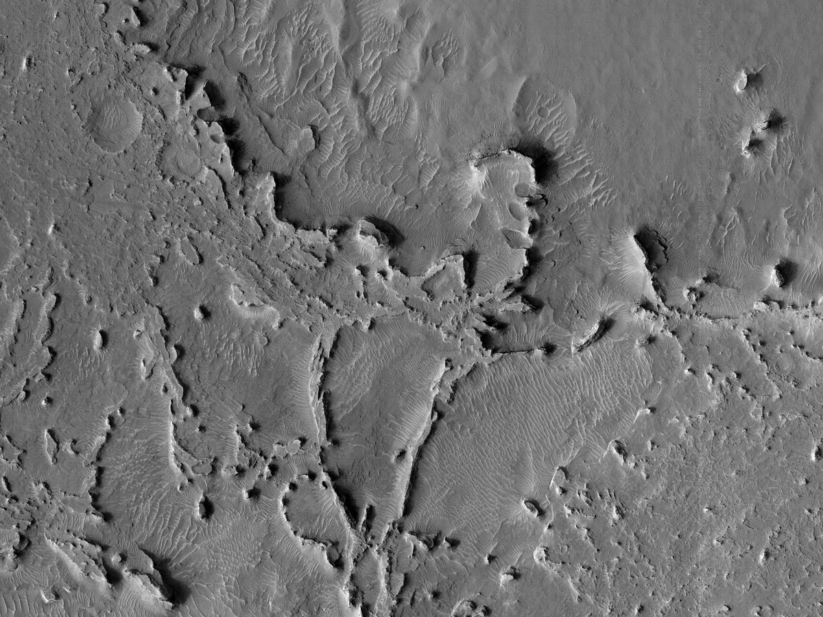HiRISE tweet picture