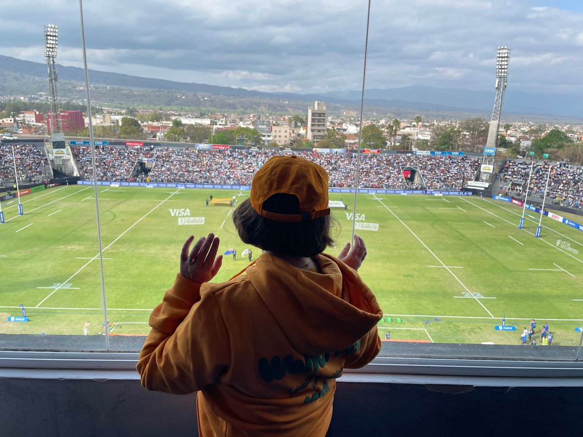 EmbAustraliaBA's tweet photo. ¡Y un gran momento con Wallabies vs. Pumas! 🇦🇺🤝🇦🇷 https://t.co/8WENZokWo8