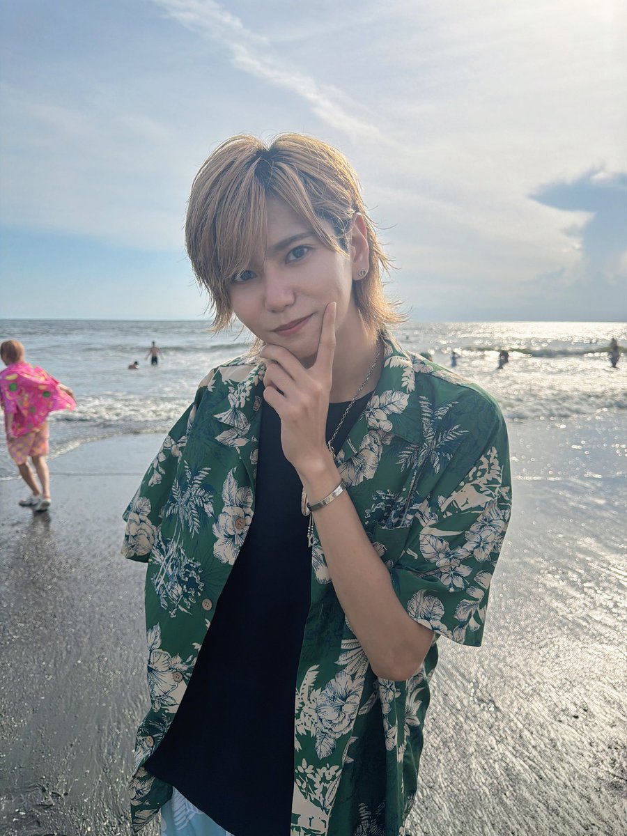 yoko__0919's tweet photo. お誕生日迎えました🎂🎊
これからも沢山思い出作れます様に✨✨ https://t.co/OtzVY2XT9y