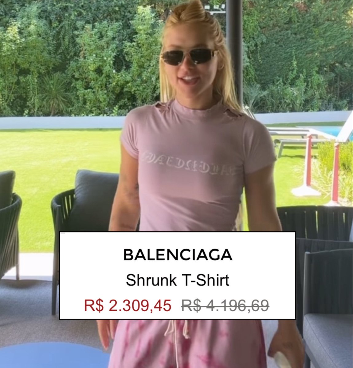 PortalBabados's tweet photo. 🚨RICA: E a Virgínia Fonseca que pagou R$2.300 reais em uma camisa rasgada da Balenciaga e ainda brincou: “Não é traça, é o modelo da camisa” Quem pode, pode! 🗣️ https://t.co/acTeViwD33