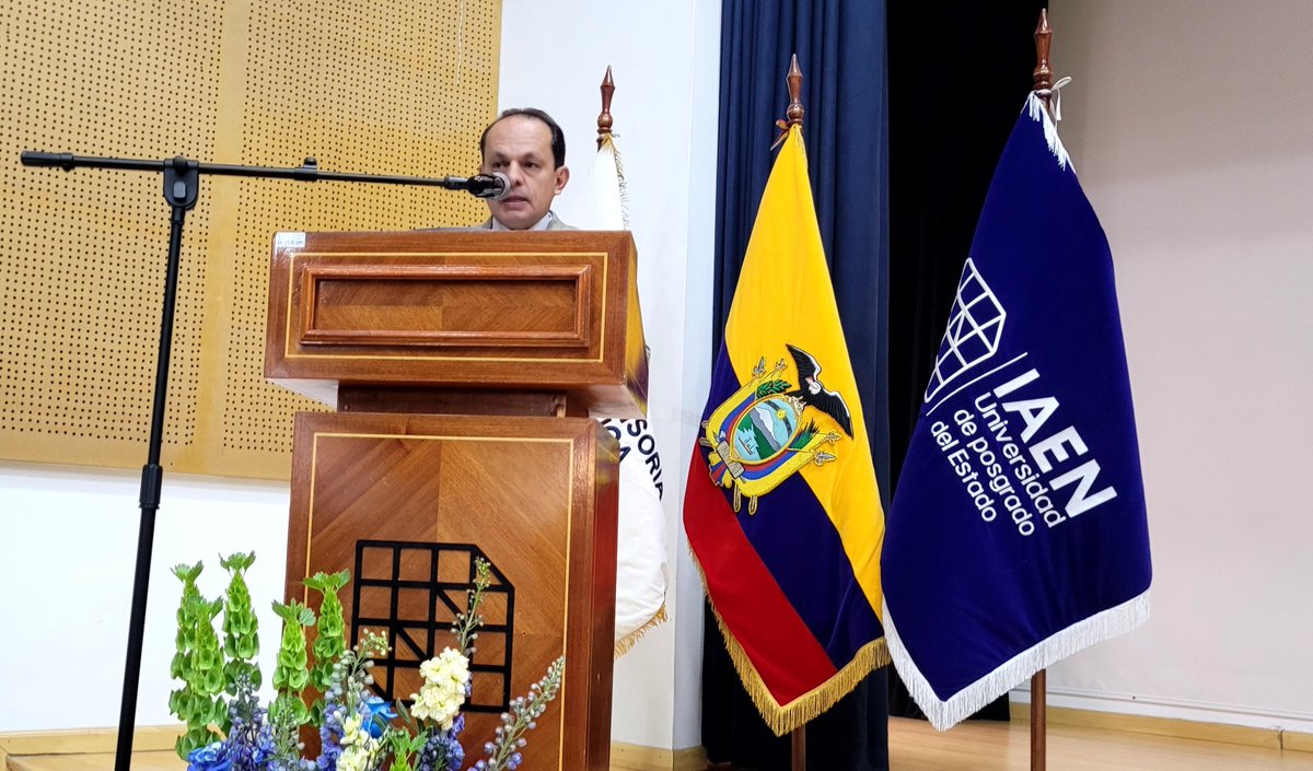 DefPublicaEC's tweet photo. Ricardo Morales Vela señala que la cooperación articula la experiencia académica del @IAENUniversidad con el conocimiento que la Defensoría Pública ha adquirido a través de la atención directa de las necesidades jurídicas de la ciudadanía.

“Nos permite reflexionar sobre la mediación, pero también fortalecer la formación de quienes tienen la responsabilidad de conducir estos procesos”, enfatiza.

#MediaciónDefensoríaPública