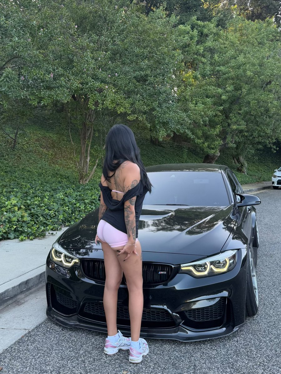 itsjustcassiie's tweet photo. Pink is back https://t.co/xCAKAOSBOl