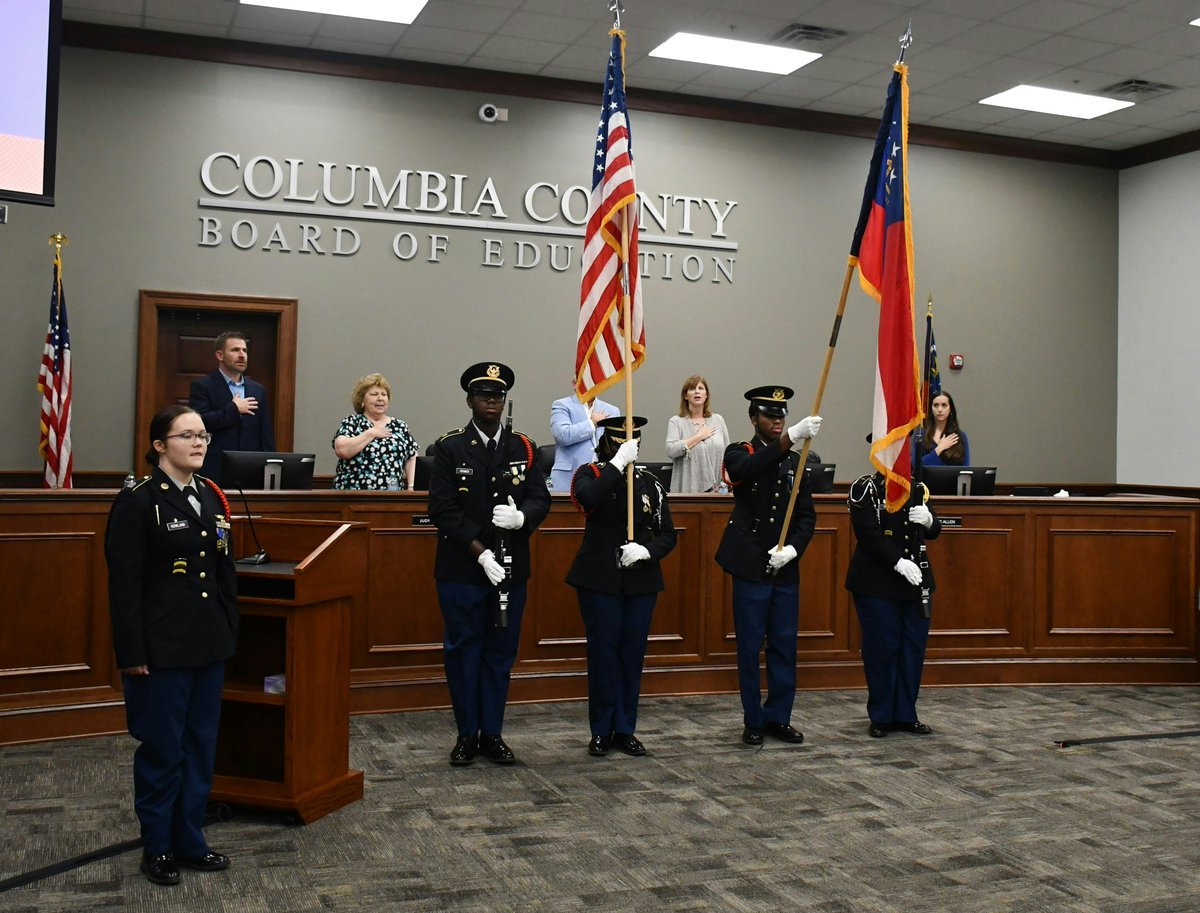 ccsdga's tweet photo. Special thanks to the JROTC cadets of the Lakeside High School Color Guard for the presentation of the colors and for leading the Pledge of Allegiance at the Board Meeting.
#ThePromiseofCCSD #LakesideHighSchool #ColorGuard #PledgeOfAllegiance #BoardMeeting #StudentLeadership https://t.co/vfZvIPAbs3