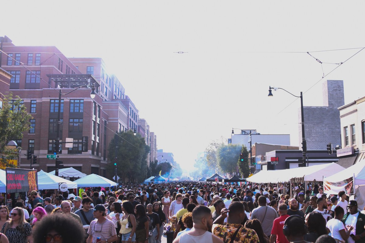 MayorBowser's tweet photo. It's going to be a weekend packed with events in Washington, DC—including one of our city's most popular annual events, H Street Festival.

As you make your plans, we encourage you to use Metro, support local businesses, and enjoy the final weekend before fall officially begins. https://t.co/Fqmje4siNk