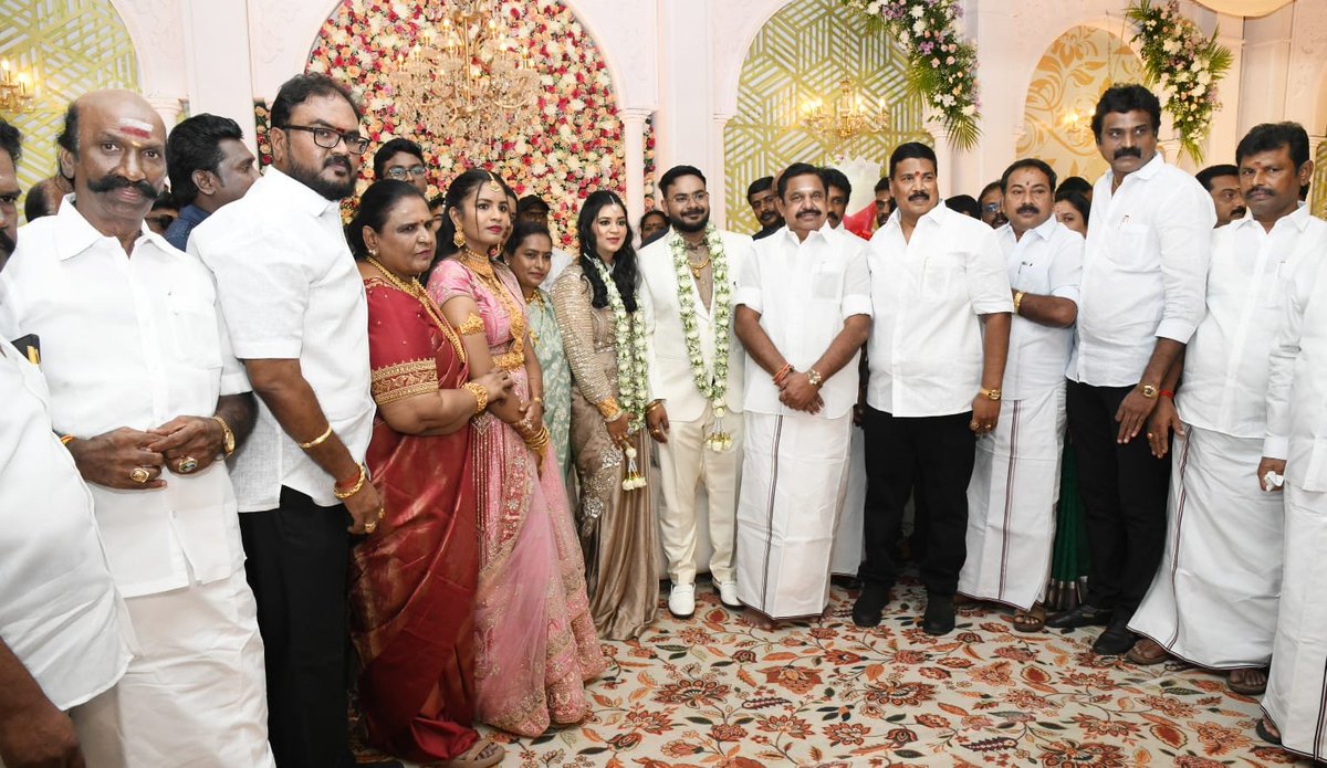 AIADMKITWINGOFL's tweet photo. மாண்புமிகு கழகப் பொதுச்செயலாளர் புரட்சித் தமிழர் @EPSTamilNadu அவர்கள்

சென்னை, மேயர் இராமநாதன் செட்டியார் சென்டர், வள்ளியம்மை மண்டபத்தில் நடைபெற்ற, வட சென்னை வடக்கு (கிழக்கு) மாவட்டக் கழக துணைச் செயலாளர் திரு. A. பாபு திருமதி சுந்தரி பாபு தம்பதிய��ின் மகன் B.சரண், B .Tech., M .Sc., - T. அபிராமி, B.E., ஆகியோரது திருமண வரவேற்பு நிகழ்��்சியில் கலந்துகொண்டு மணமக்களை வாழ்த்தினார்.