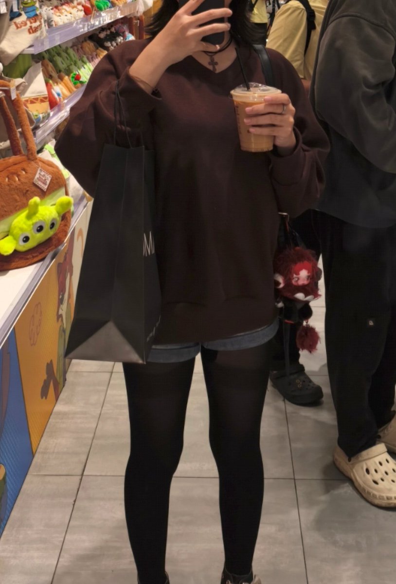 spoiledlyr's tweet photo. send me ur paycheck lol :p https://t.co/qFcDhf5lTM