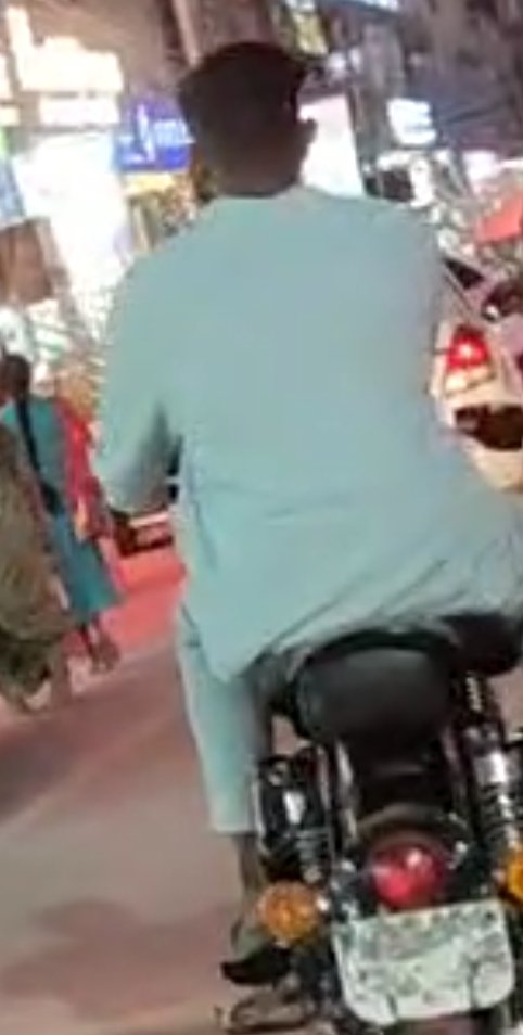 kktsmedia's tweet photo. @CYBTRAFFIC
@RCPURAMTRPS
No number plate,
With out helmet 🪖
Silencer sound,
But he is using ear buds 🤔
#NoModifiedSilencer
#noisepollution
#soundpollution
#RoadSafety
#NumberPlateViolation
@TOIHyderabad
@ntdailyonline
@V6News https://t.co/ChMEAHcVw1