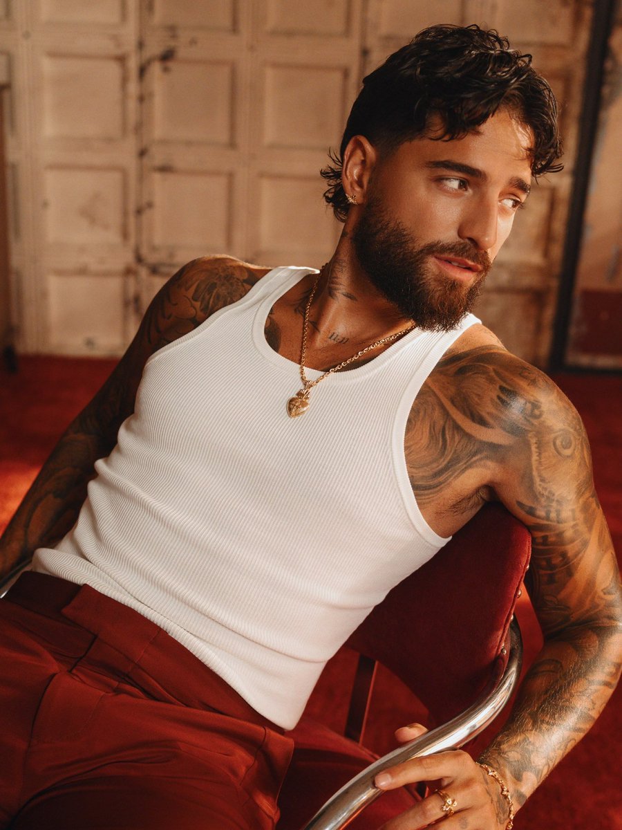 BuzzTalkonX's tweet photo. Maluma looking so handsome and yummy in these new photos 😍😍🔥💛 https://t.co/o0yy4e7way