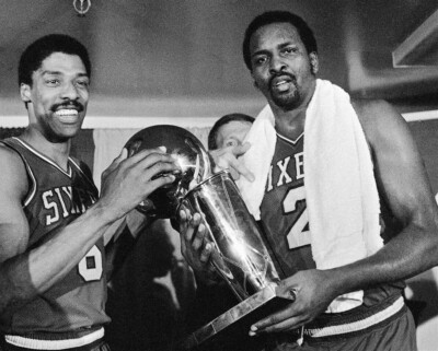 calvingonba's tweet photo. not MVP Moses joining Dr J
not Wilt demanding to team up wit Jerry &amp; Elgin
not KG choosing between Kobe and Paul Pierce
not Barkley teaming up with Clyde &amp; Hakeem 

nah players NEVER teamed up while still good/prime until Bron did it. https://t.co/96ibLgxREM