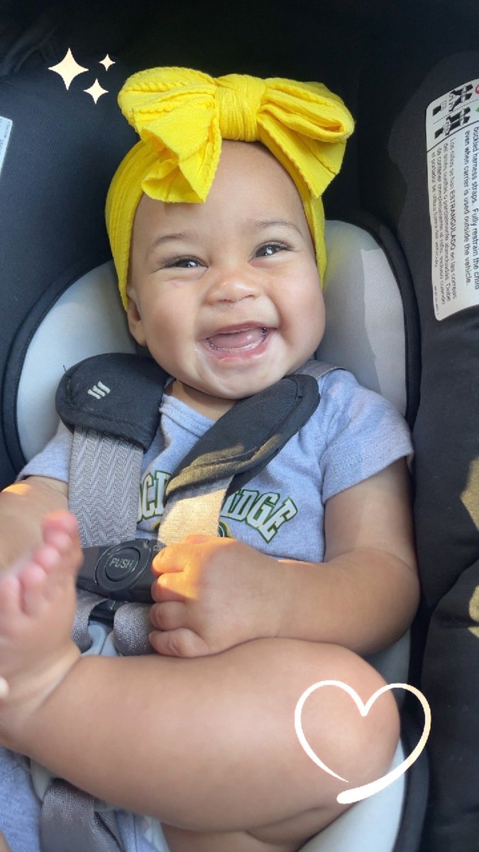 LSimms2's tweet photo. Chandler is excited for GAMEDAY! 🥎 🏈 @CoachAlvis #RepRockBridge https://t.co/Wq0pHBjxIs