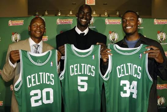 calvingonba's tweet photo. not MVP Moses joining Dr J
not Wilt demanding to team up wit Jerry &amp; Elgin
not KG choosing between Kobe and Paul Pierce
not Barkley teaming up with Clyde &amp; Hakeem 

nah players NEVER teamed up while still good/prime until Bron did it. https://t.co/96ibLgxREM