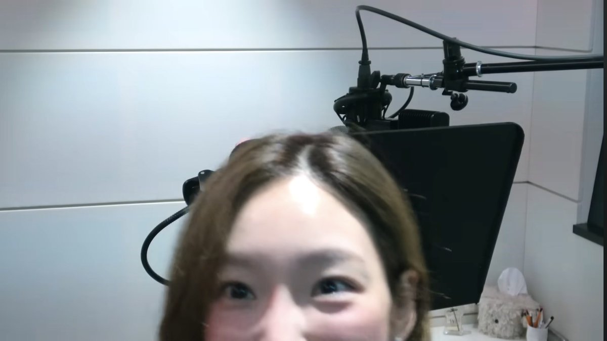 t3en9u's tweet photo. 이런 바보사진 언제 안귀엽지 https://t.co/s7vAW6SI7m