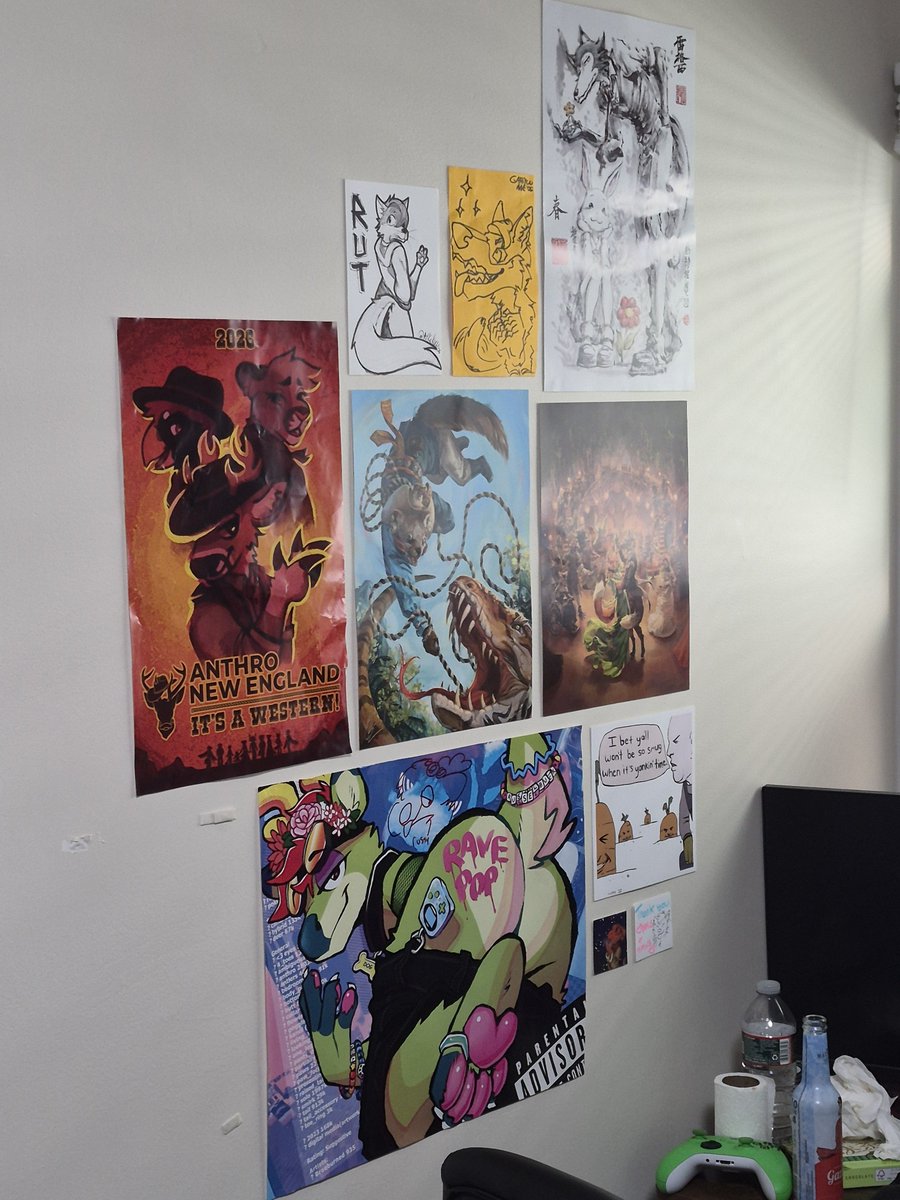 Gem_Jaye's tweet photo. @TimbitBandit I have an art wall and ts stays UP when family visits! My parents are so proud of me :3 https://t.co/TUGH1cKqbk