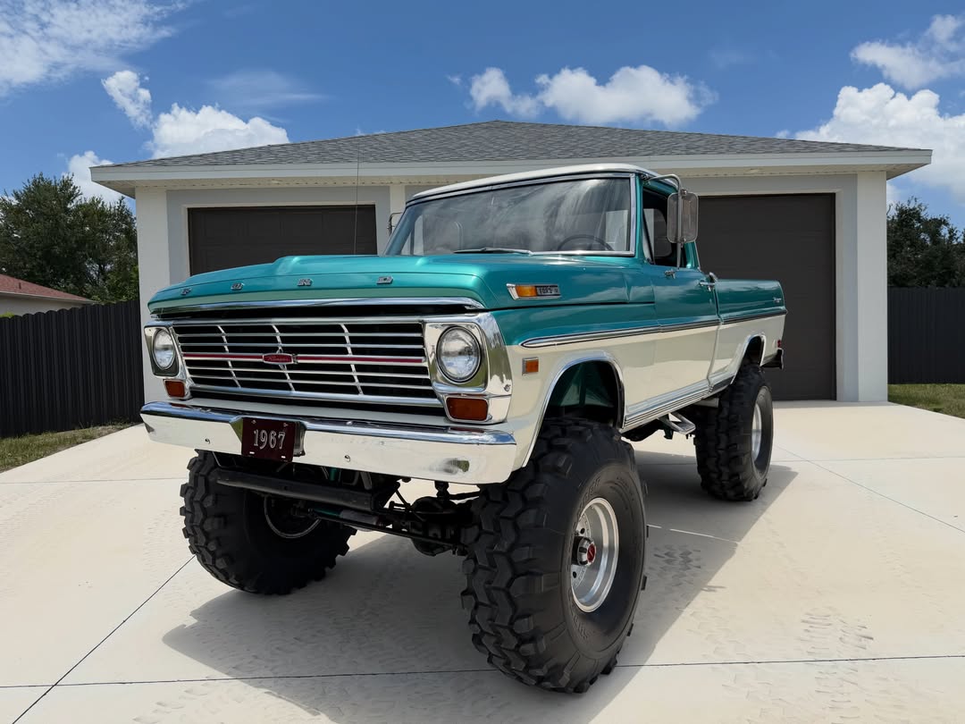 Grape212nnnn's tweet photo. Would you take this 67 Ford over a brand new truck 💙 https://t.co/j0OwBoDbqG