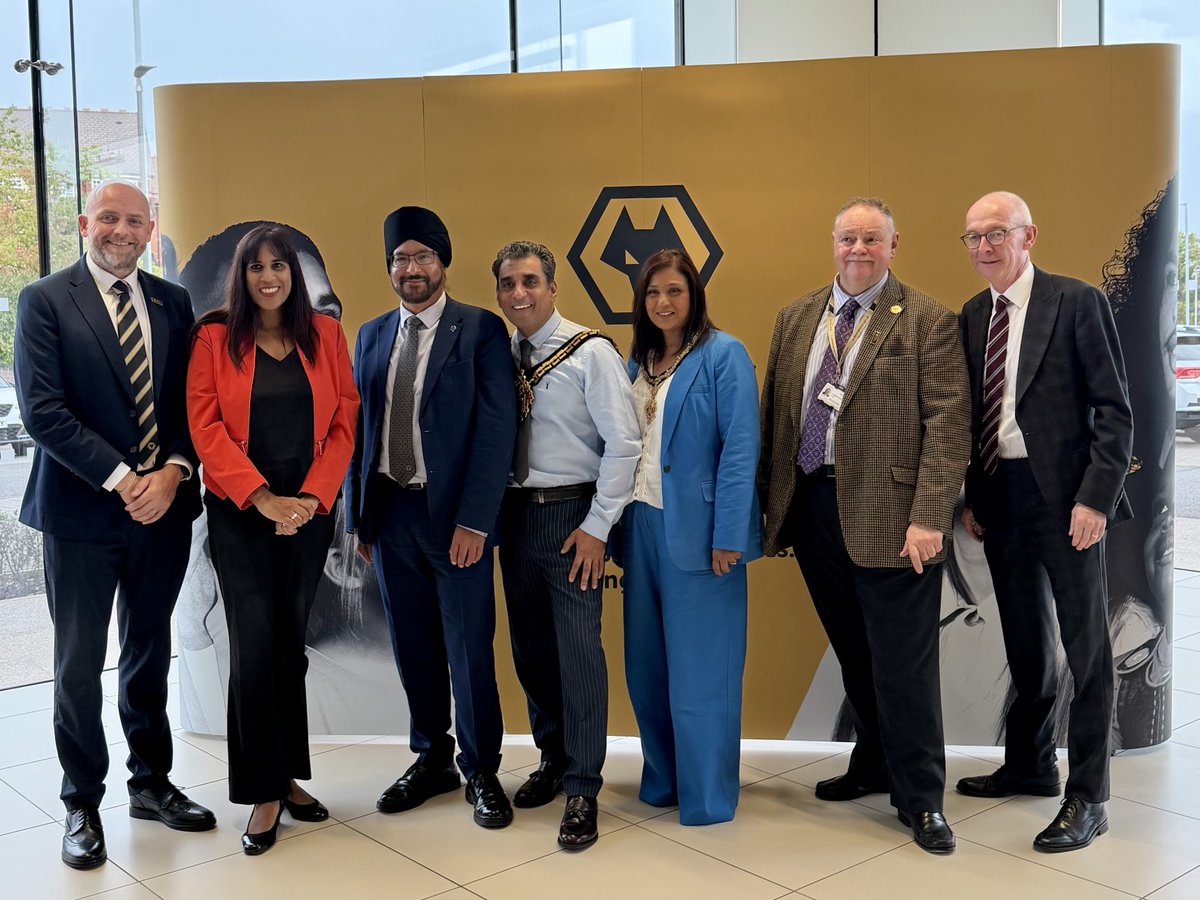 WolvesMayor's tweet photo. It was also encouraging to see so many partners and supporters coming together to help make a difference across Wolverhampton. 🐺 https://t.co/dhKGI3wAVa