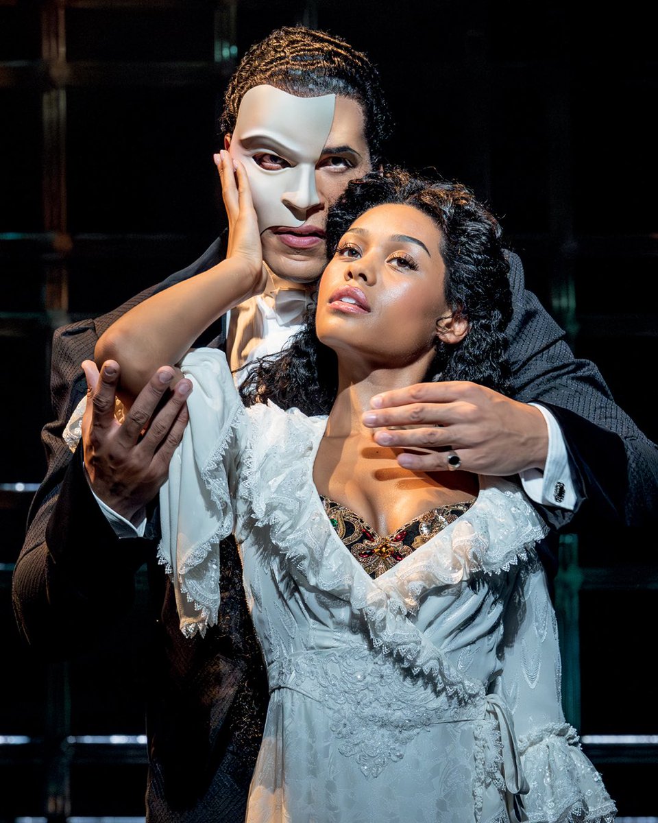 PhantomOpera's tweet photo. FIRST LOOK at #PhantomLondon’s sensational 40th Anniversary company. 

Phantom of the Opera will celebrate four decades in the West End with a special gala performance on 9 October at His Majesty’s Theatre. https://t.co/blAVM4VVAZ