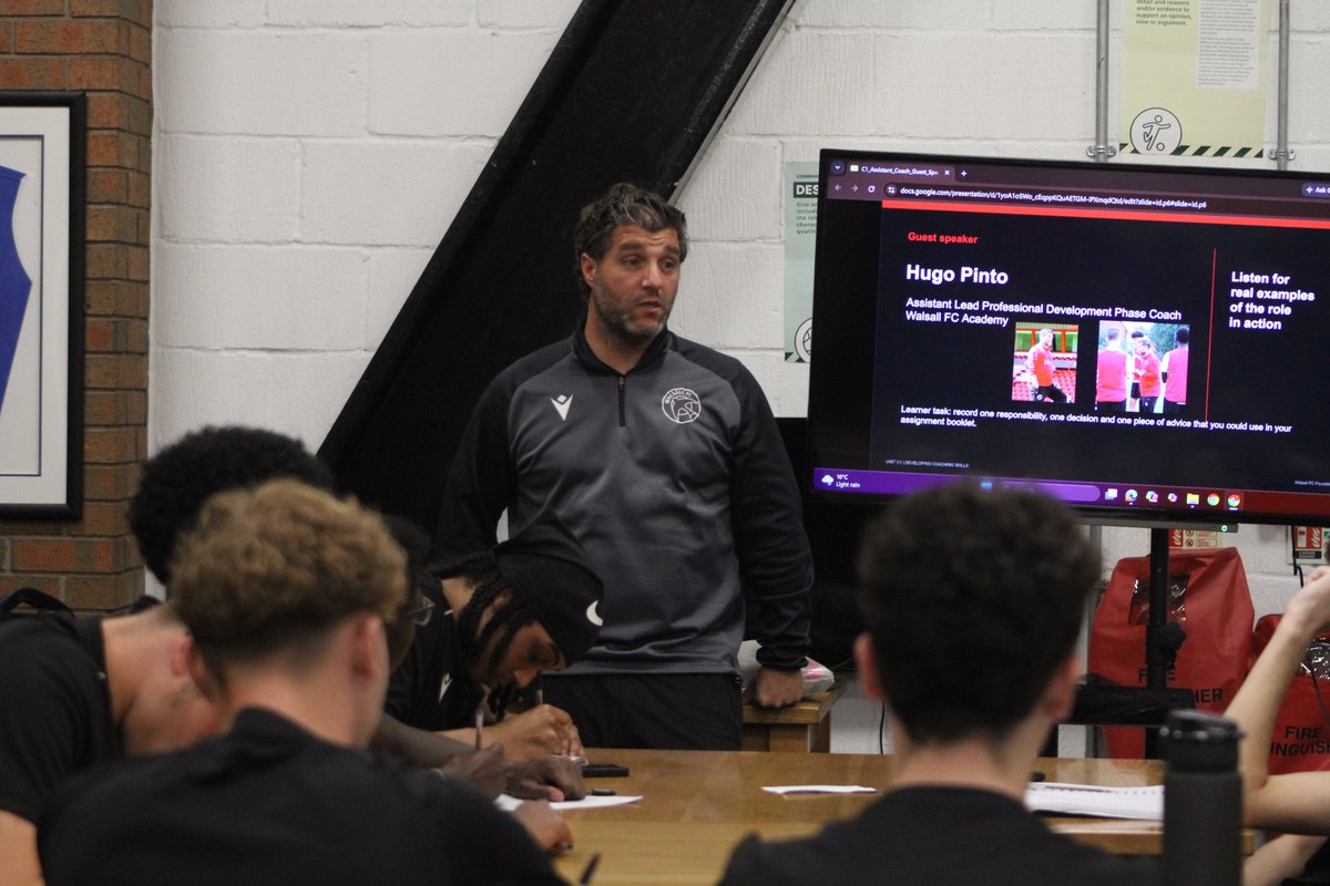 WFCFoundation_'s tweet photo. ๐ @WFC_Academy Coach, Hugo Pinto, paid a visit to our Post 16 Football & Education students this afternoon to teach them about the role of an Assistant Manager.
Thank you for your time with us, Hugo! ๐
#WalsallFCFoundation | #WalsallFC https://t.co/jyYkVnFIUk