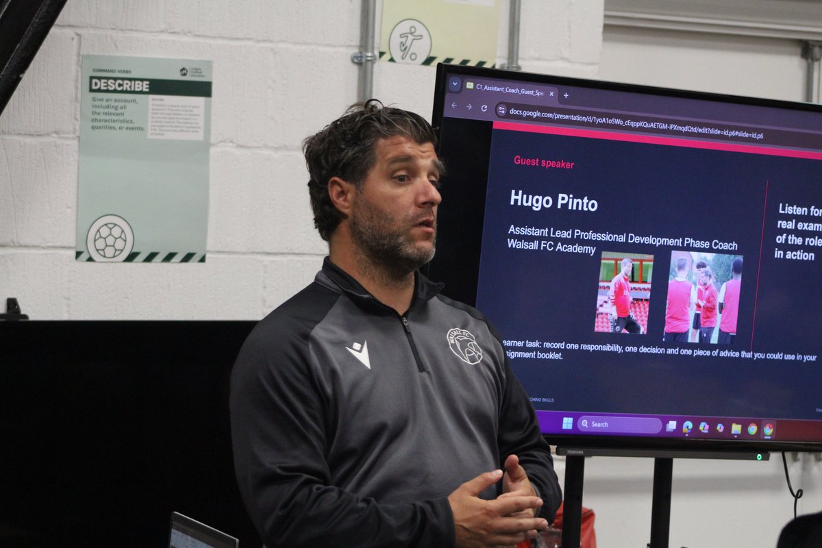WFCFoundation_'s tweet photo. ๐ @WFC_Academy Coach, Hugo Pinto, paid a visit to our Post 16 Football & Education students this afternoon to teach them about the role of an Assistant Manager.
Thank you for your time with us, Hugo! ๐
#WalsallFCFoundation | #WalsallFC https://t.co/jyYkVnFIUk