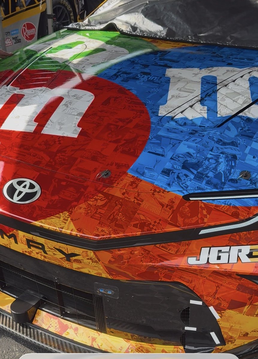 bobpockrass's tweet photo. The front of the Kyle Busch tribute car … https://t.co/XOdJxu78lY