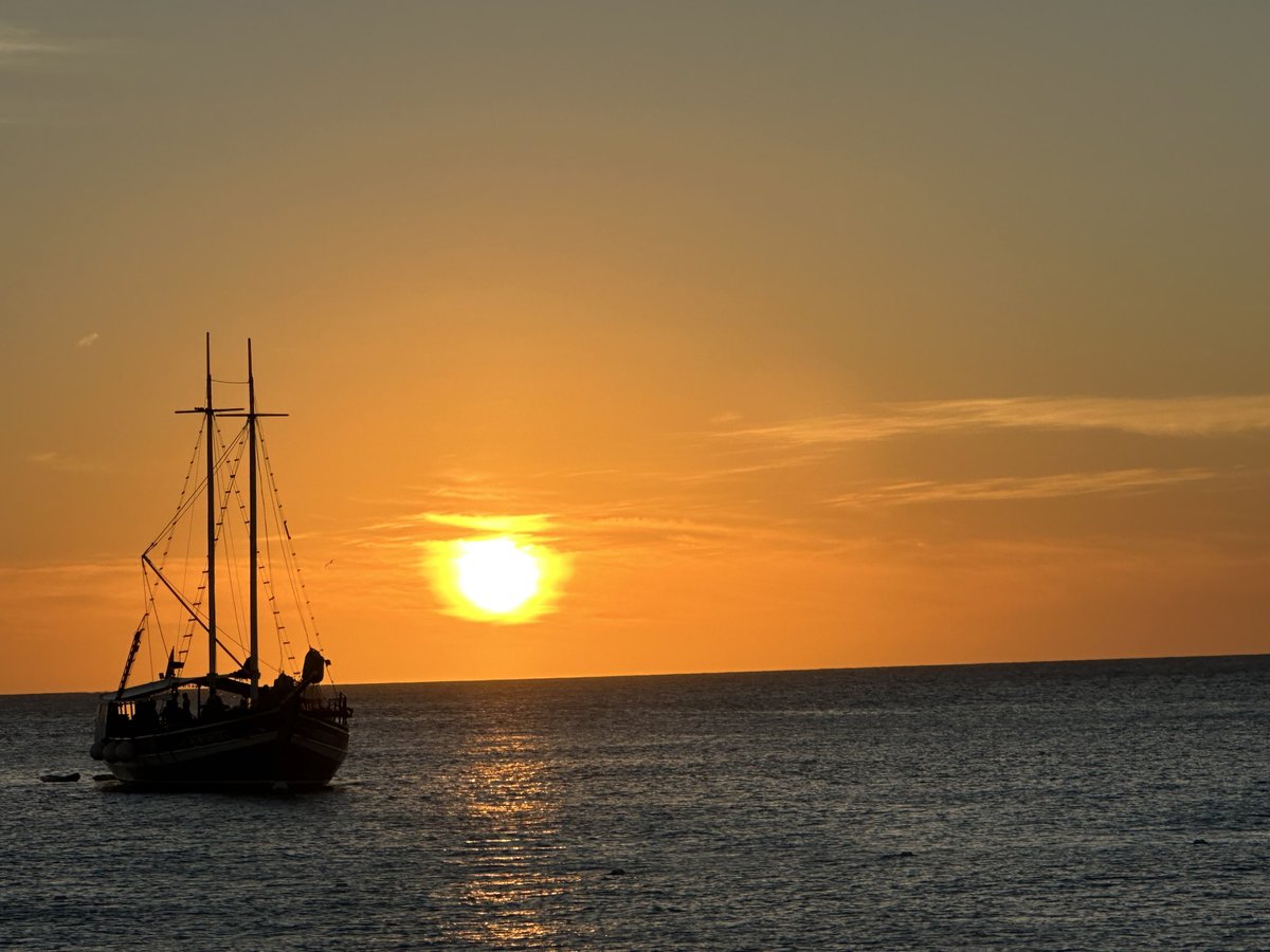 CafeSkip's tweet photo. Malmok Aruba https://t.co/5W1LYkKYls