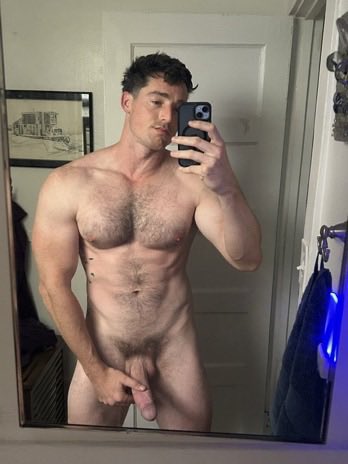 BlackCardMen's tweet photo. Don’t send to your gay friend 🙈👇 https://t.co/2W0DIkrkvs