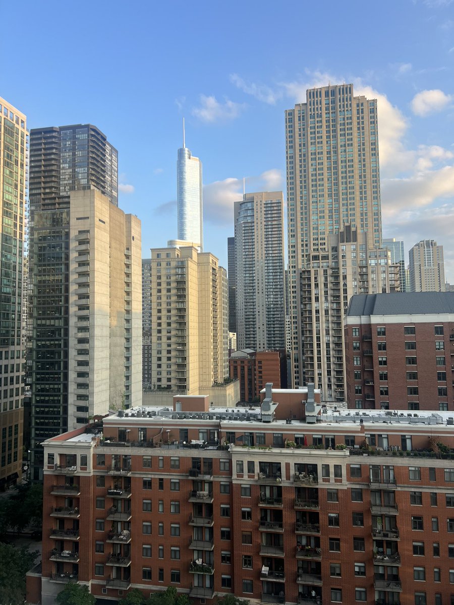 SebzSlopes8's tweet photo. Back in the Windy City this morning……. https://t.co/2Upe0m6lPD
