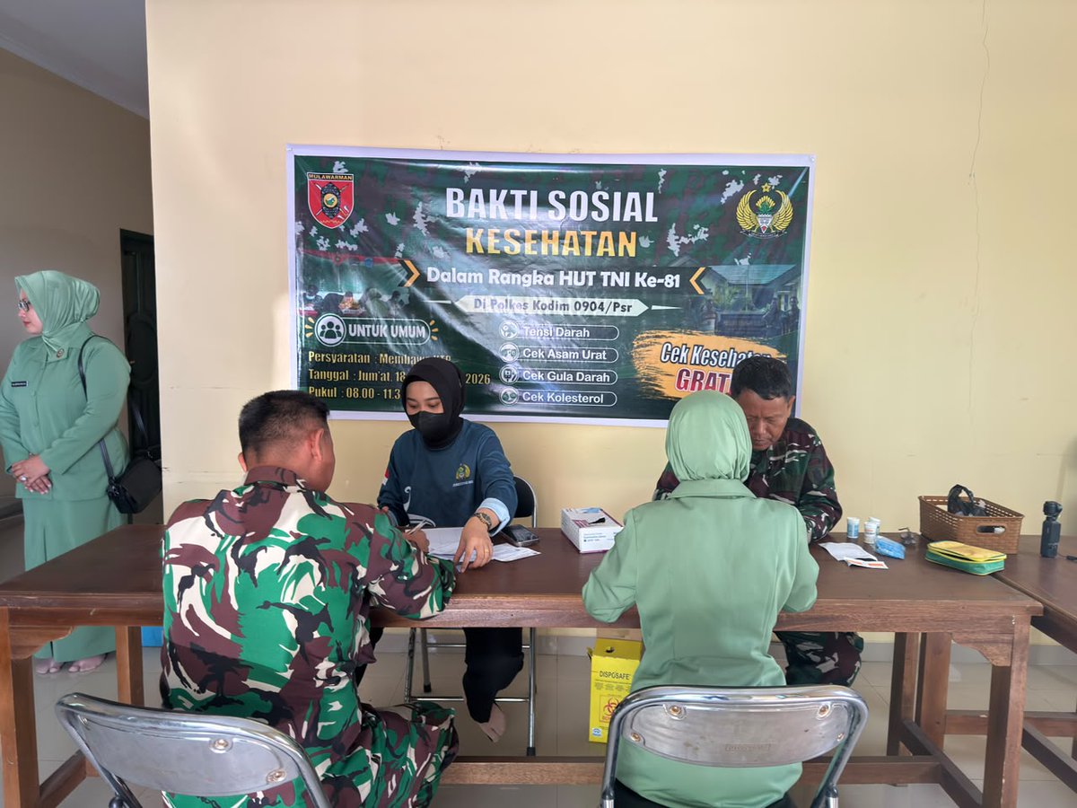 Kodimpaser's tweet photo. Polkes Paser Gelar Bakti Sosial Kesehatan Bagi Warga Secara Gratis

Poliklinik Kesehatan 06.10.03 Paser gelar kegiatan Bakti Sosial Kesehatan bagi warga Kabupaten Paser secara gratis. 

#tniad #kodimpaser #tanahgrogot #polkespaser #baktikesehatan https://t.co/0KLiGSFlki
