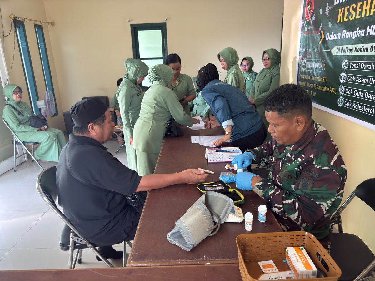 Kodimpaser's tweet photo. Polkes Paser Gelar Bakti Sosial Kesehatan Bagi Warga Secara Gratis

Poliklinik Kesehatan 06.10.03 Paser gelar kegiatan Bakti Sosial Kesehatan bagi warga Kabupaten Paser secara gratis. 

#tniad #kodimpaser #tanahgrogot #polkespaser #baktikesehatan https://t.co/0KLiGSFlki