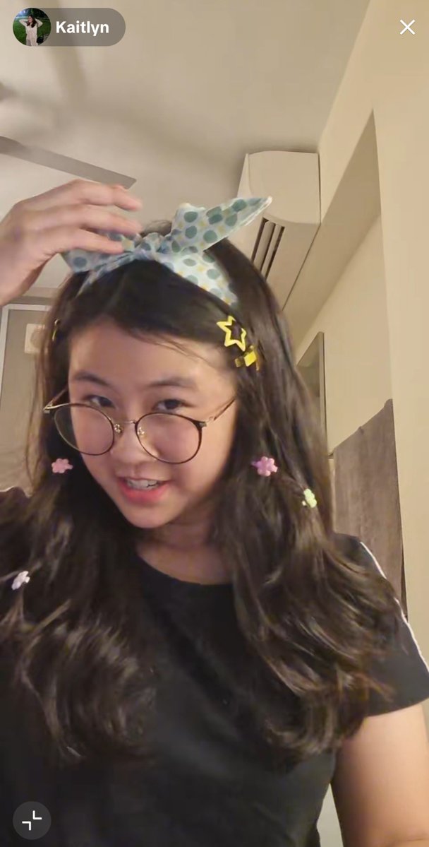 haloakudhira's tweet photo. Gak nonton dari awal, tapi kayanya live unboxing kaitlyn ini salah satu yang paling wholesome deh 🥹 bahagia dan terharunya menembus layar. Happy happy terus ya kaittt 💛 https://t.co/ydxsUUhXlz