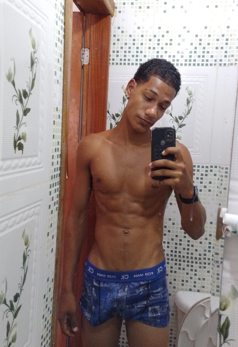 VitorGiova45471's tweet photo. Intervalinho, tem q ter um banho, pra esse calor do inferno 🥵 https://t.co/1vL5lyKQth