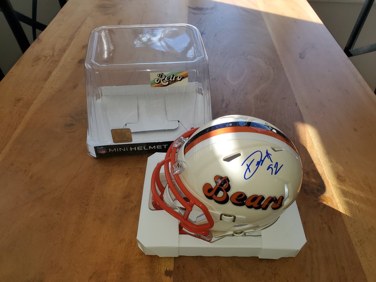 NickStiglic's tweet photo. Week 2 #GameDayGiveaway

Up for grabs this week is a retro mini helmet signed by one of my favorite guys on the team, special teams ace &amp; DE @Dhardy44!!

All you have to do is retweet...
Yes, it's just that easy!!

BONUS POINTS- If you also reply with a 🐻⬇️

BEARDOWN &amp; GOD BLESS https://t.co/9YFYXvYFyg