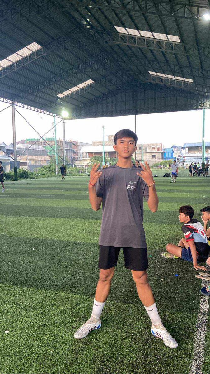 KJeayden's tweet photo. @khmengtoch3inr មានអ្នកចង់បៀមអត់ https://t.co/aGKV1oRCqZ