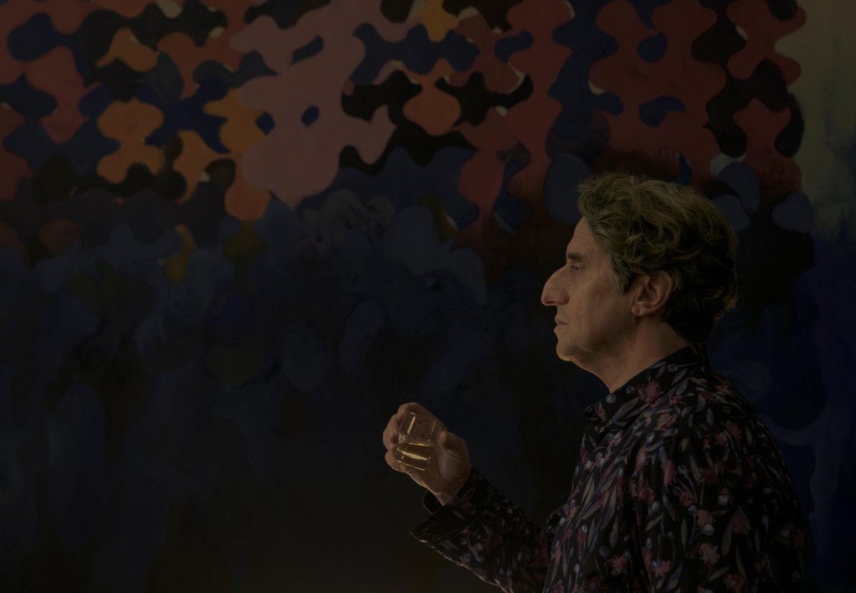 CheNetflix's tweet photo. ¿La dupla de nuestros sueños acaso? Ricardo Darín y Diego Peretti protagonizan ‘Lo dejamos acá’, una película sobre un terapeuta y un escritor que entablan una relación inesperada que los transforma a ambos. El 16 de octubre, solo en Netflix. https://t.co/LPevR3acw9