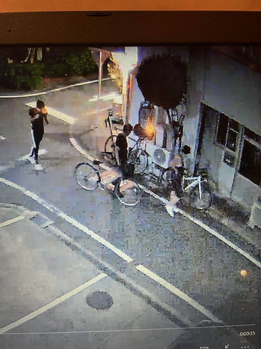 ankleDD's tweet photo. 拡散お願い致します
泥棒です。
自転車窃盗されました。
マジお礼致します。
おねがい致します。 https://t.co/Jcz8qHX732
