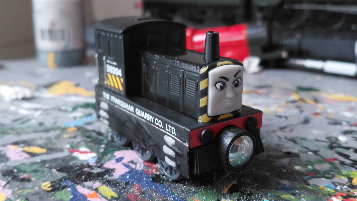 teamzug04's tweet photo. My customs of fixed 2026 diecasts Mavis and Rosie, I give Mavis her sideplates and give Rosie painted details. 

And my 2 new diecast Railway Stories oc' named Bruce and Cedric. Bruce is the red one and he's an LNER Raven A2 and Cedric is the brown one and he's an LBSCR K class https://t.co/ftKrpVYaFJ