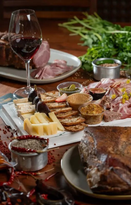 animalgourmet's tweet photo. 🔍 ¿Buscas un lugar con tablas artesanales de charcutería? 🍖 ¡Ya lo encontraste! Fiambre es un lugar en la CDMX ideal para ti ✨ Te platico más aquí 👇
https://t.co/4qlyRCQQp0

#Animalgourmet #Charcutería #Fiambre #CarneSeca https://t.co/V1Xl4ftIUO