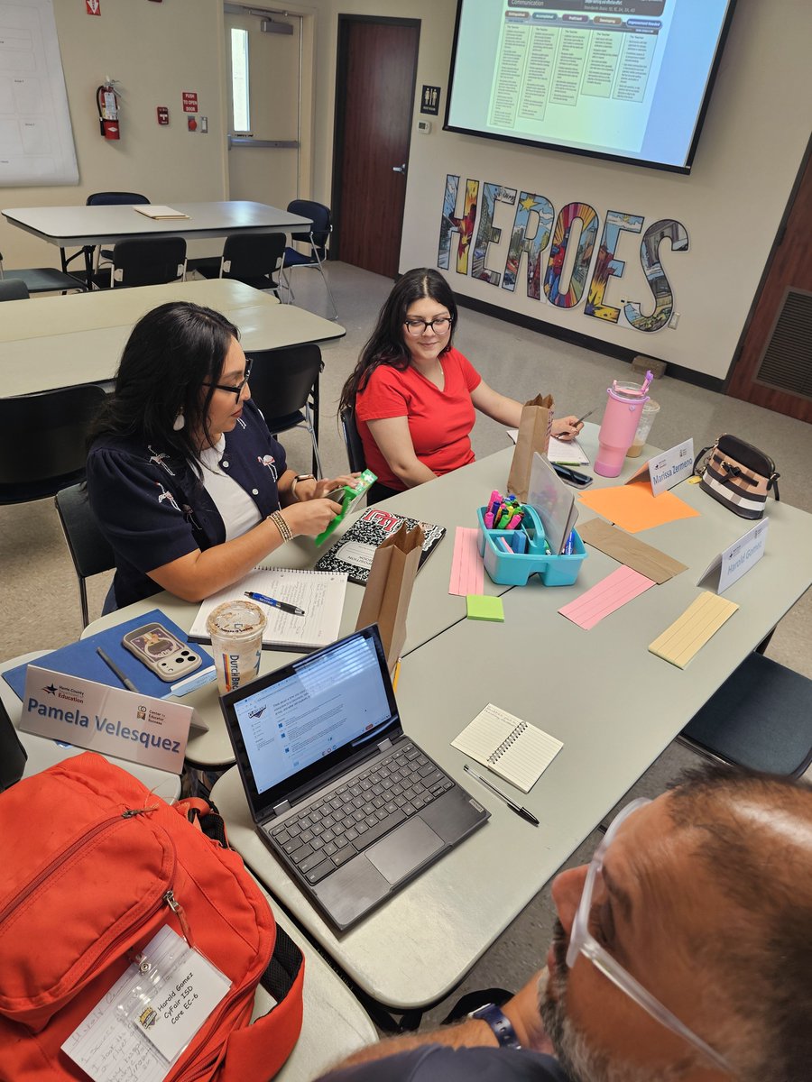 MrsSanchez_2013's tweet photo. Teacher preparation is more than coursework! Our future teachers practice, collaborate, reflect, and experience strategies they can take straight into their classrooms. Sometimes "classroom ready" means rolling up your sleeves…and putting on the gloves! 🧤 @taliapres @CES_hcde https://t.co/TOnlDlzx79