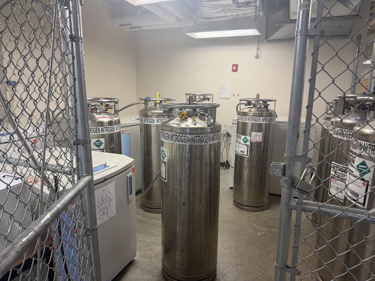 G_Commish's tweet photo. @DataMEDSAI $MEDS at the new Helomics lab today. 

Extremely well outfitted to begin to drive volume for ChemoFX cancer assay for late stage cancers where there are few options, and where we can align to dispense the drugs from our Corexa Pharmacy and provide targeted nutritional support through some Tollo oncology products we are bringing online. 

Also, we will be expanding the test many to support patients that will be onboarded into our Health Lives Here app that we are preparing to soft launch on Apple and Android in short order 

Also, biggest ovarian cancer biobank in the world 28k+ samples matched with patient records. Lots of relationships to build our relationships with pharma. 

Very exciting time!