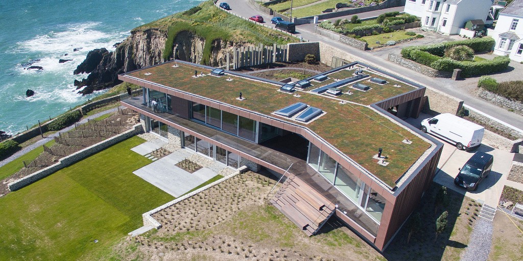 RIBAJ's tweet photo. [AD] Green roof systems from @SikaLimited just keep on giving back, mitigating against flood risk, biodiversity loss, and more

💡Here's why they're the smart choice for city centre projects: https://t.co/BjGqnpcver
 
#greenroofs
#sustainableroofsystems
#specification https://t.co/hjt39a0W7p