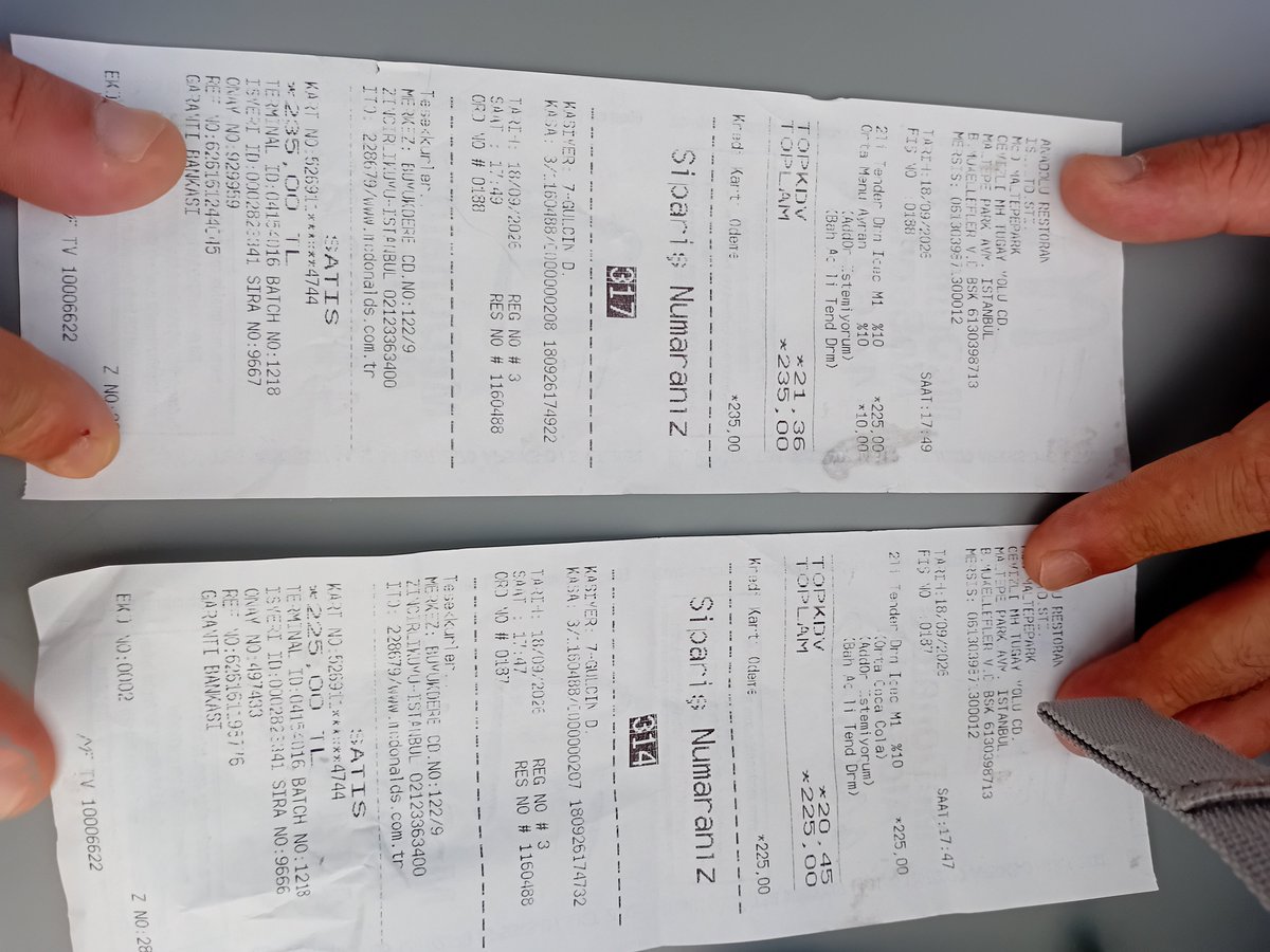 urallahmett's tweet photo. Maltepe park @McDonaldsTR şubesi 200 tl etiketi olan ürünü bana 225 tl fiyata satıyor sebebini sorduğumda ise fiyatlar değişmiş haberim yok diyor.Saat 17:47 ye kadar haberi olmadan kaç müşteriden 25 tl fark topladığınızı bilmek istiyorum. @bekir_kaplan @HMBakanligi https://t.co/CdskasAdYC
