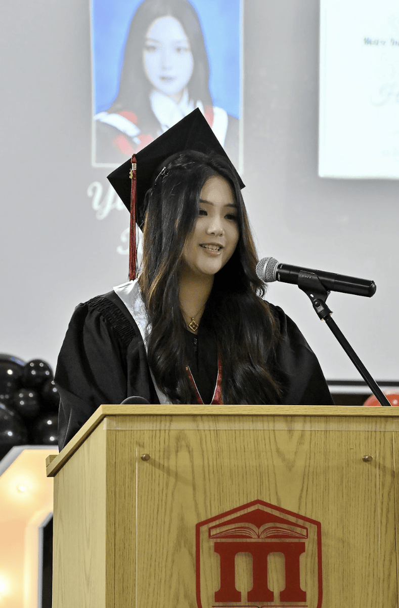 alinx577568's tweet photo. Grad cap toss, diploma in hand—off to write the next chapter.  #Graduation2024 https://t.co/VB4cBYlAyW