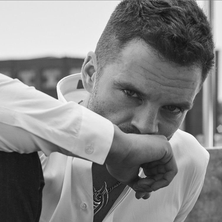 Buckymarvely's tweet photo. Sebastian Stan, photo shoot for GQ Italia magazine, published in October 2018 https://t.co/rLYMyaAVWv