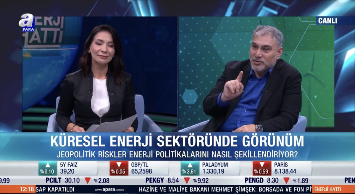 BulentSenEnerji's tweet photo. @apara_tv 📺 #enerjihattı programında Sema Ertekin hanım ile #enerji genel gündemini  konuştuk . Özellikle #yenilenebilirenerji #enerjimimarisi #nükleer #HVDC #kapasite #değolama #elekrifikasyon değerlendirmelerinde bulundum #enerjihayatır https://t.co/rUX3vZwBLf