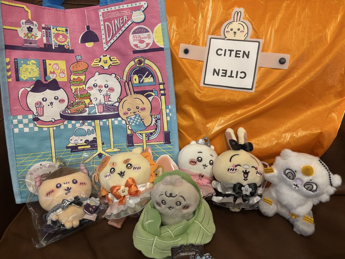 dotabata_bataco's tweet photo. 先日、雨の中子連れで ちいかわらんどへ。次女が買うもの無いからってプリンセスちいかわ買う‼︎と。今からマジカル行くんだぜ⁉︎👧🏻でも買うの⇨マジカル行って半泣き。こっちの方がかわいーーって。ブリブリのシーサー購入wちなみにこのプリンセスちいかわ、園児から人気だったみたい😆
#ちいかわ https://t.co/eId7g4dp5A
