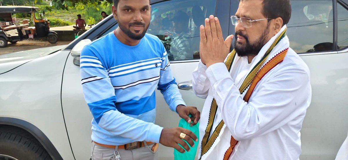 UttamPanigr's tweet photo. ସାନଖେମୁଣ୍ଡି ବ୍ଲକ ଅନ୍ତର୍ଗତ ଚୁଡଙ୍ଗପୁର ପଞ୍ଚାୟତର ହାଟପଦା ଗ୍ରାମର ଯୁବ ପରିଷଦ ଦ୍ୱାରା ଆୟୋଜିତ ପବିତ୍ର ଗଣେଶ ପୂଜାରେ ଉପସ୍ଥିତ ରହି ବିଘ୍ନରାଜ ଶ୍ରୀଗଣେଶଙ୍କ ଆଶୀର୍ବାଦ ଲାଭ କରିବା ସହ ସମସ୍ତଙ୍କ ସୁଖ, ଶାନ୍ତି, ସମୃଦ୍ଧି ଓ ଜଗତର ମଙ୍ଗଳ କାମନା କଲି। 🙏🏻🙏🏻

#GaneshChaturthi #GaneshPuja
#BLSANTOSH 
#mohanmajhi 
#MANMOHANSAMAL