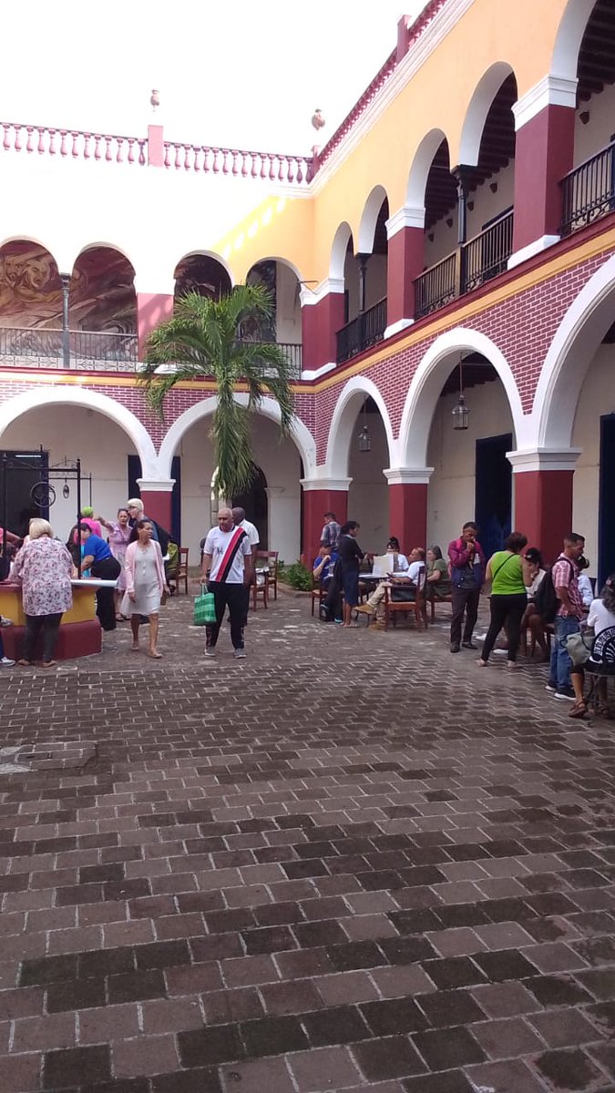 DireccinProvin2's tweet photo. Con #HonorHolguinero se desarrolla en el transcurso del día de hoy Feria Nacional de Empleo en toda la provincia de Holguín y sus 14 municipios. 
                   Por un empleo digno.
#HolguinSi #dptssholguin #dmtssholguin https://t.co/otAYrkZ9qf