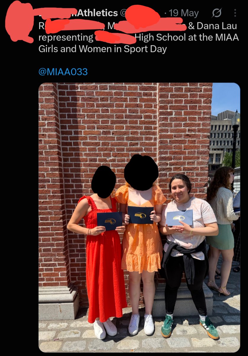 DanaLau12345678's tweet photo. Chat, That's actually me 4 months ago before I had the haircut qwq
(God my face and my face's expression looks weird qwq)
#TheWeyrem #TheRooftopGang #TheBooshkas #fnia #fazclaires #envtuber #vtuber #gacha #irl #inreallife #facereveal https://t.co/blxeGcfQT1