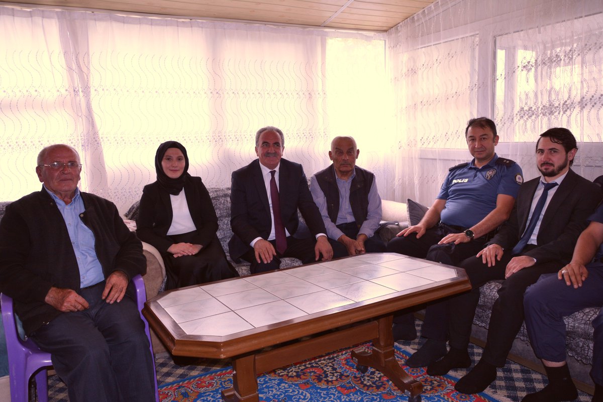 tcfelahiye's tweet photo. Kaymakamımız Sayın Esma ATASEVER SAĞIROĞLUGİL, Gaziler Günü dolayısıyla ilçemizde yaşayan gazilerimizi ziyaret ederek kendileriyle bir araya geldi.

@kayserivaliligi 
@gokmen_cicek_ https://t.co/8NZ4MNNzRh